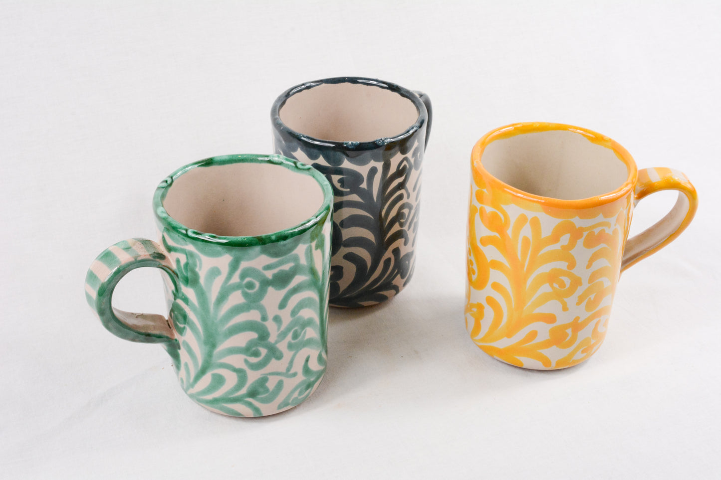 Taza de desayuno amarilla